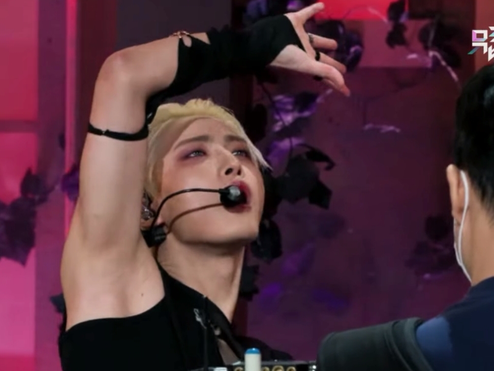and we cannot celebrate halazia seonghwa without speaking of his sorrowful siren like adlibs