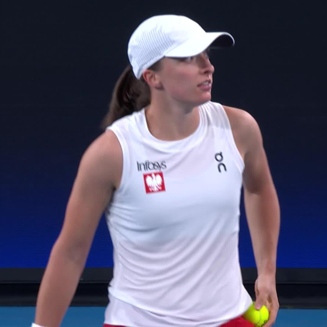 Iga gonna Iga 😤 Iga Świątek dominates Helgo 6-1 6-0 to open her season #UnitedCup