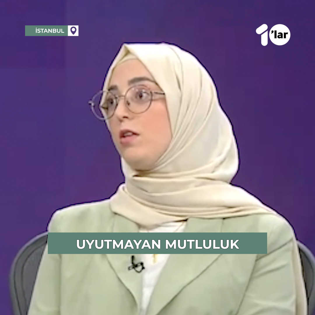 "Büyük ve mutlu haberi aldığımda mutluluğu paylaşabileceğim kimse yoktu odada. O gece önce şehitlerimize ağladım. Alıkonan, işkence gören insanlara ağladım. Hayallerini yaşayamayan çocuklara ağladım" Suriyeli genç Zeynep Al-Omar, Suriye'nin özgürleştiği geceyi nasıl geçirdiğini anlattı. [Zeynep Alomar]
