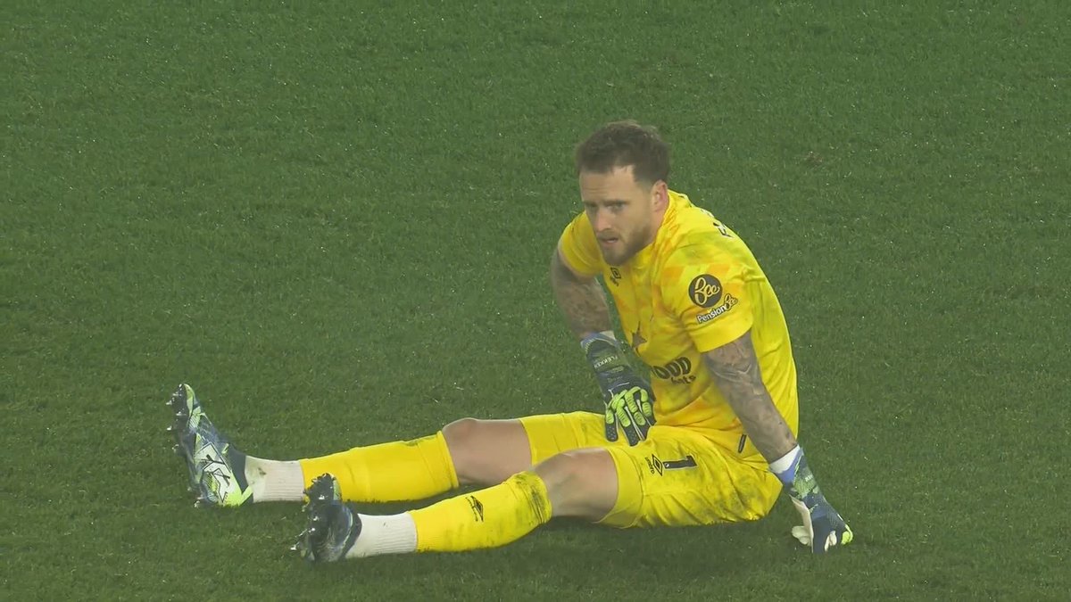 "The injury news alone could take 10 minutes here today" Jeremy Langdon gives an injury update at Brentford's Training Ground 🤕
