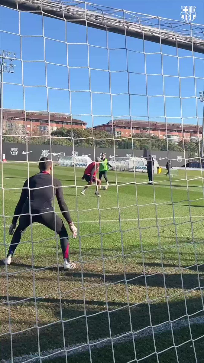 The art of denial. 🧤❌
