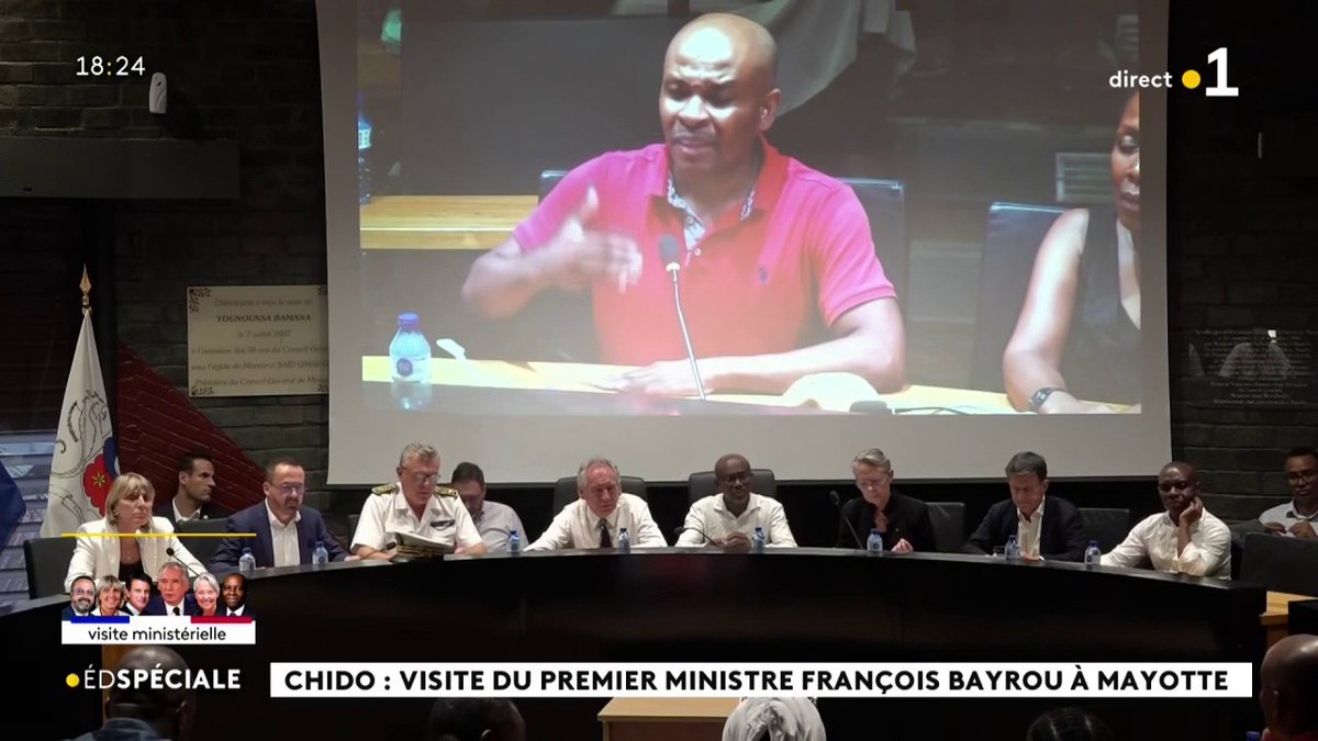 "On avait fait des centres d'hébergements d’urgence parce qu'il y avait une période d'urgence, les maires autour de moi ont fermé tous les centres, pourquoi moi je dois continuer à faire une garderie alors que je dois préparer la rentrée scolaire ?" Le maire de Mamoudzou