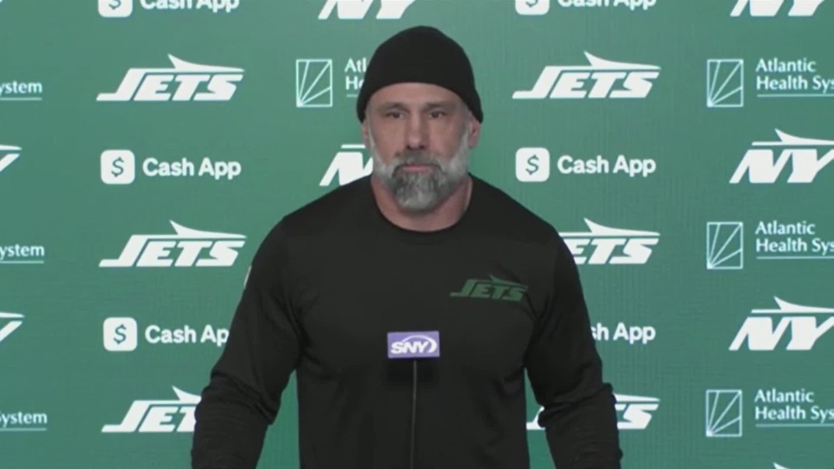 Jeff Ulbrich said that he did not feel any Jets players "checked out" of Sunday's game "I took a real hard look at the tape and I was looking for that. In moments like this it's a great opportunity to really evaluate the character of a man. I couldn't find a lack of effort"