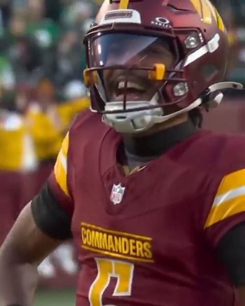 Back-to-back weeks of clutch game-winning drives from Jayden Daniels to clinch the Washington Commanders a playoff berth. 🔥