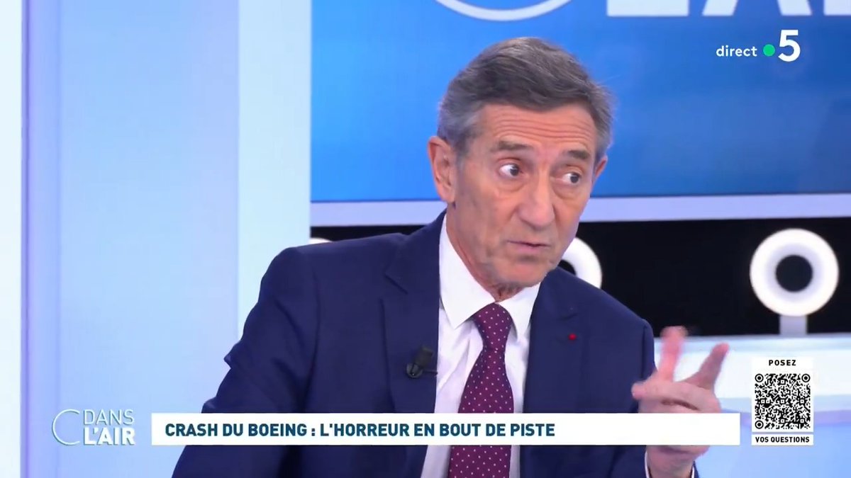 "Deux choses m'interpellent : le flash que l'on voit derrière le réacteur, ce qui veut dire que le réacteur a ingéré non pas un mais plusieurs oiseaux. La 2e, c'est qu'il remet les gaz, mais qu'un prb se pose, et c'est pour ça qu'il arrive si vite sur la piste." Patrick Dutartre