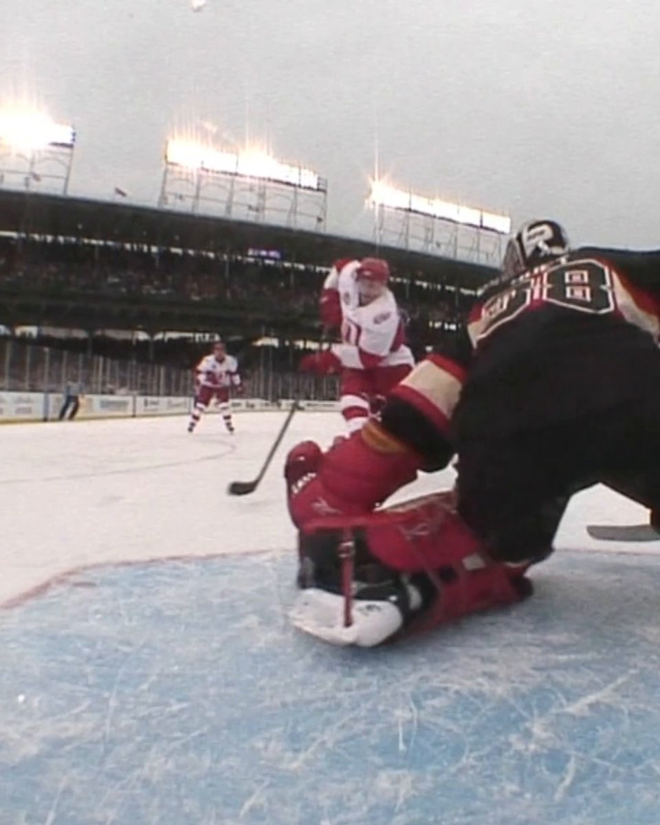 Pavel Datsyuk was flying at the 2009 #WinterClassic! 💨 Tune in to the Discover NHL #WinterClassic TOMORROW at 5p ET on NHLonTNT, HBO Max Sports, Sportsnet, and TVA Sports.