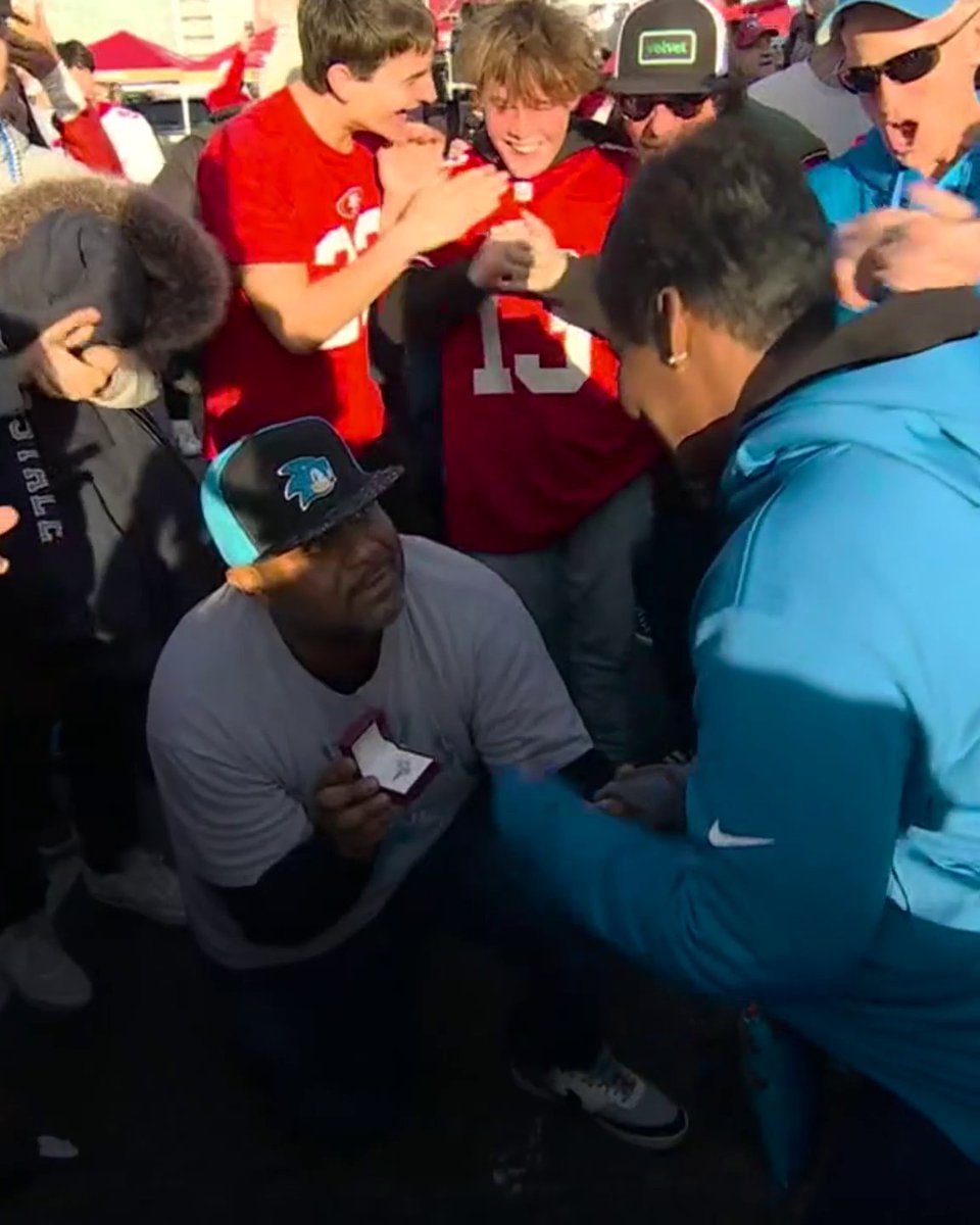 This pre-game proposal at MNF ❤️💍