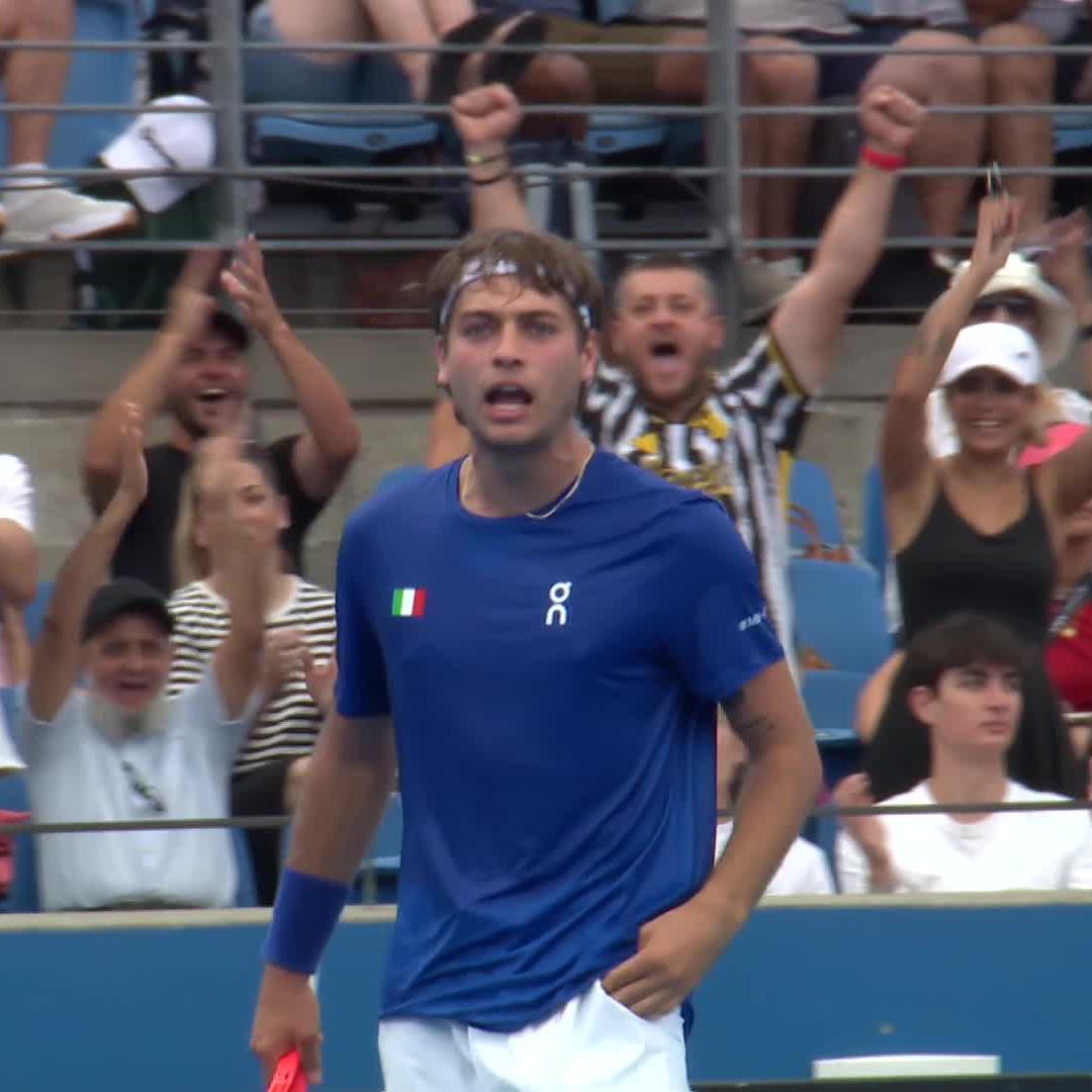 Last 🎱 Bound Flavio Cobolli saves match points in his 3-6 7-6 6-2 victory over Ugo Humbert 🇮🇹 United Cup #UnitedCup