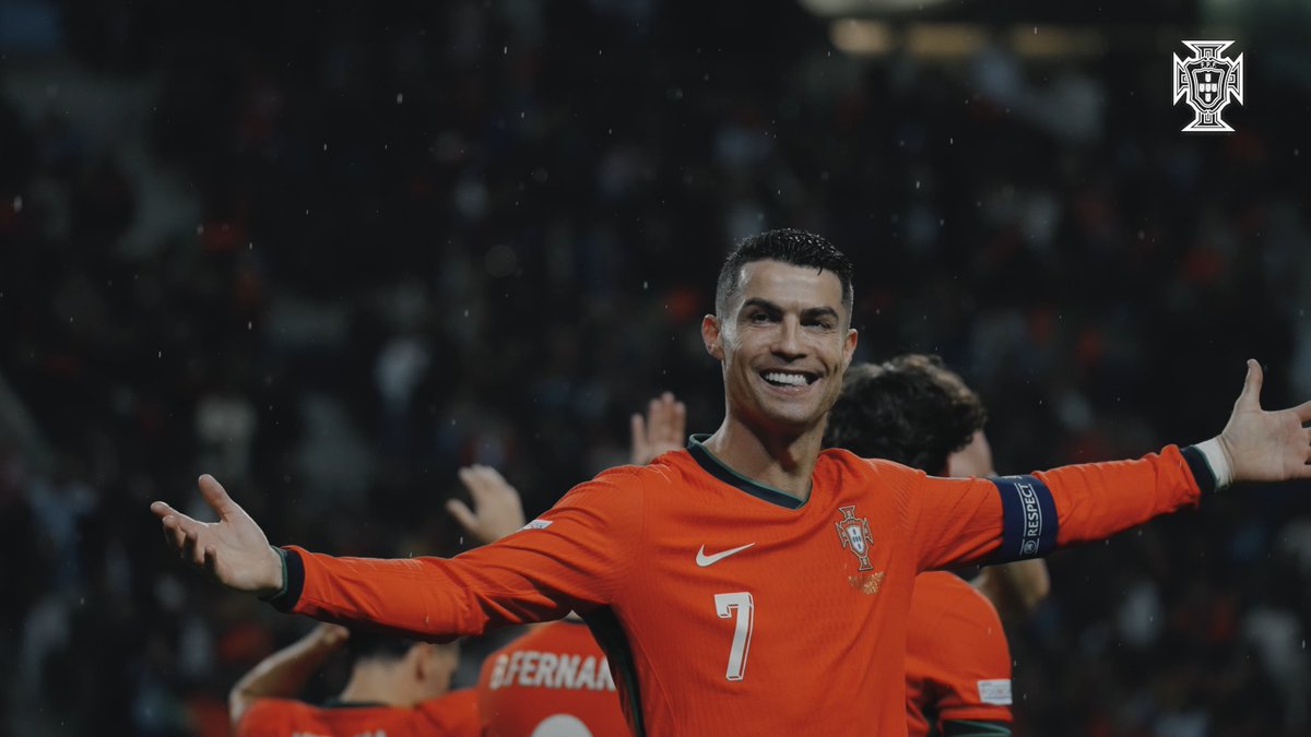 Terminar o ano com esta 𝗯𝗶𝗰𝗶𝗰𝗹𝗲𝘁𝗮. 🚲🐐🇵🇹 Cristiano Ronaldo #PartilhaAPaixão | UEFA EURO