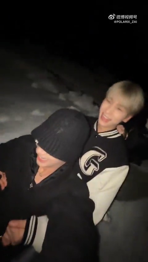 polarix_zai weibo update with hangyul and junhyuk! my happy family having fun together ☃️🎿 please let them stay this happy forever 🥹