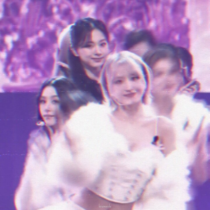 "The short blonde girl from TWICE, who is that beautiful visual? I'm frustrated that I don't know who she is.." To everyone outside the fandom asking... All hail 'Hirai Momo' 👑🩷
