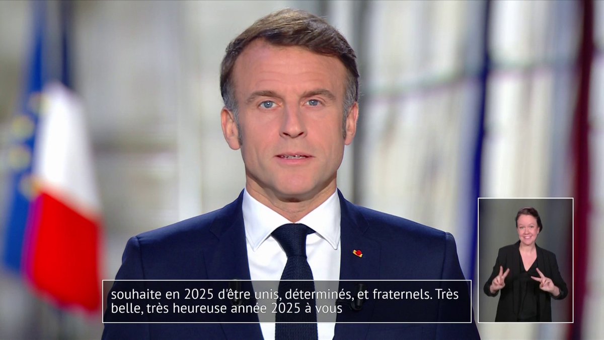 Emmanuel Macron : «Très belle, très heureuse année 2025 à vous et à vos proches», dans #HDPros2