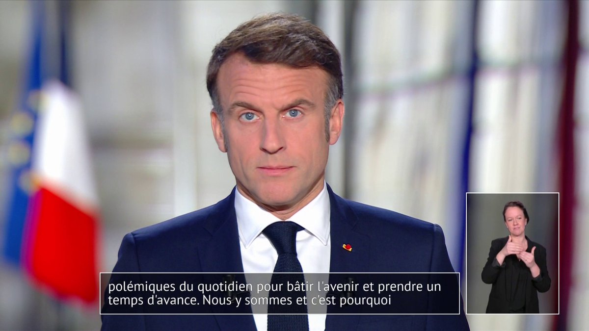 Emmanuel Macron laisse entendre qu'il pourrait faire appel au référendum en 2025 : «Je vous demanderai de trancher certains des sujets déterminants», dans #HDPros2