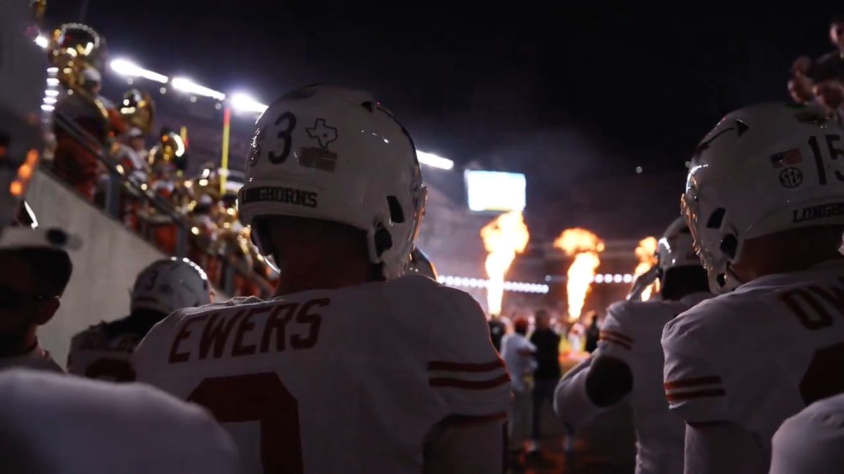 Light it up 🤘 #HookEm | #CFBPlayoff