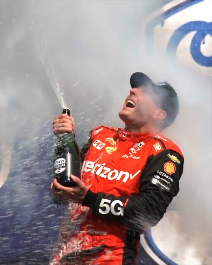 Celebrating into the new year 🍾 #INDYCAR