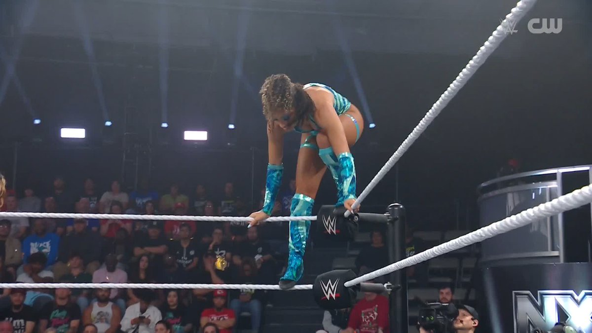 "I told you to calm down!" Valerie Loureda is not messing around! 😳 #WWENXT