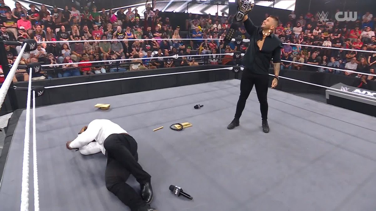 MESSAGE. SENT. •𝕸𝕯𝕶• might have just given us a #NewYearsEvil preview! 😳 #WWENXT