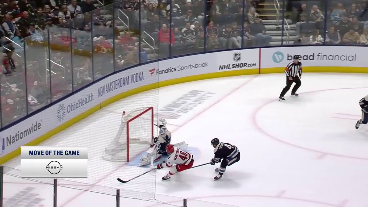 HOLY MOLY, ELVIS 😳 What a save!