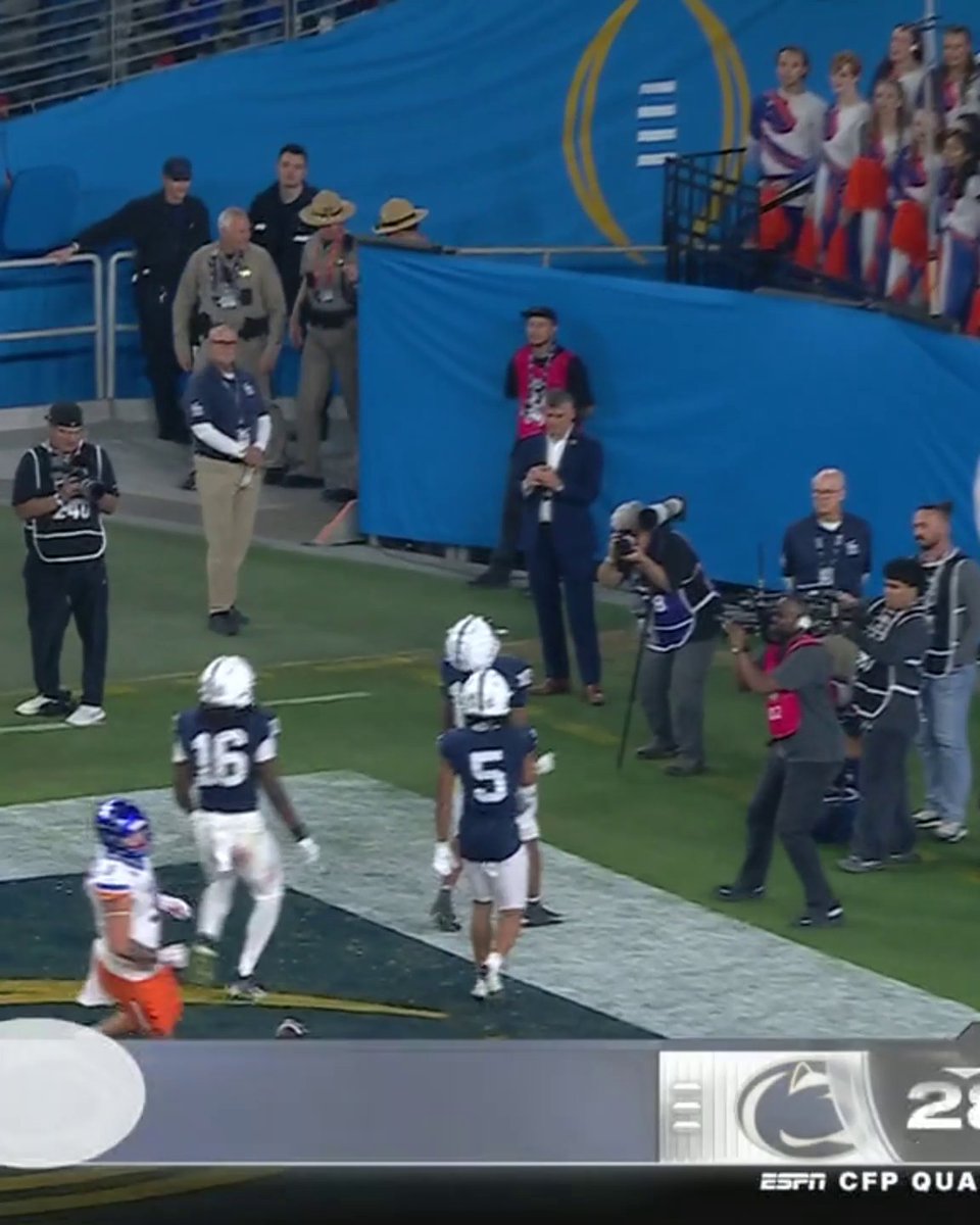 PENN STATE BREAKS THE GAME OPEN 😳 Nicholas Singleton takes it 58 yards to the house 🏠