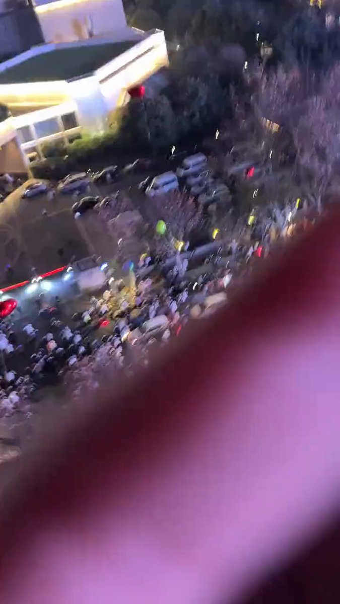 补充：去年2023跨年2024时，孙中山铜像附近跨年的现场图片和视频