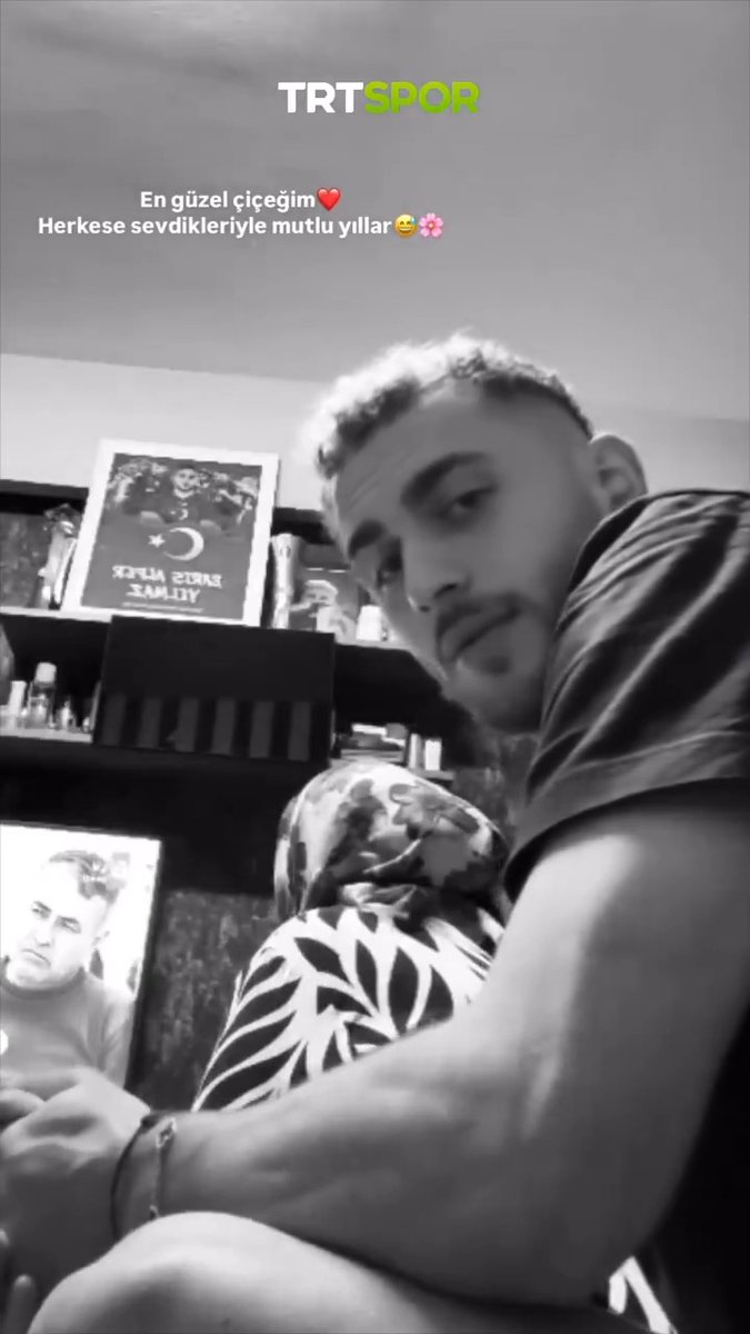 📲 Barış Alper Yılmaz: Anne... Dünyada 400 bin tane çiçek varmış ama benim tek çiçeğim sensin. 🥰