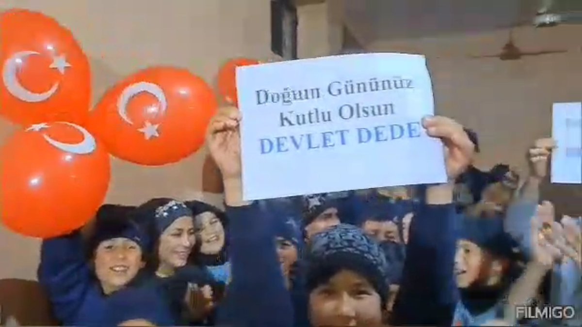 Afganistan, Andhoy’da Genel Başkanımız Sayın Devlet BAHÇELİ’nin himayelerinde faaliyetlerini sürdüren Andhoy Türkmenevi Talebe Yurdu’ndaki öksüz ve yetim Türkmen çocuklarımız Genel Başkanımızın Doğum Gününü Kutladılar.
