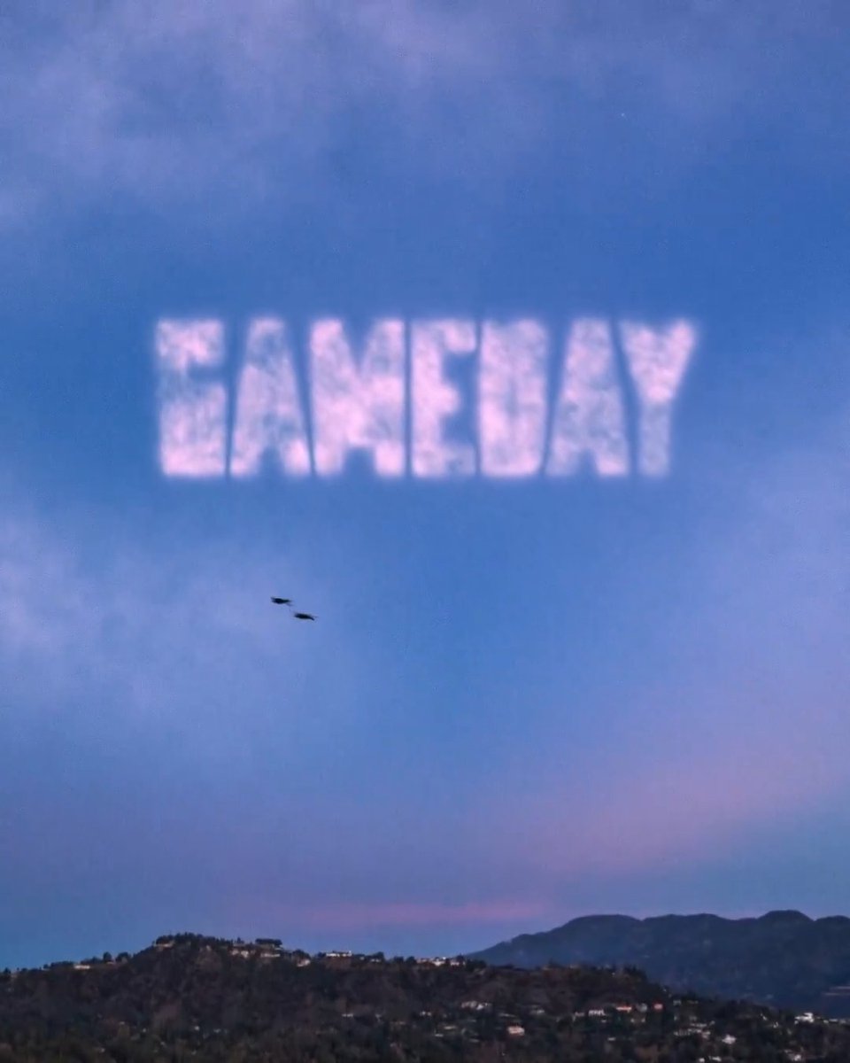 Time to shine. It's @OregonFootball Rose Bowl gameday. #GoDucks