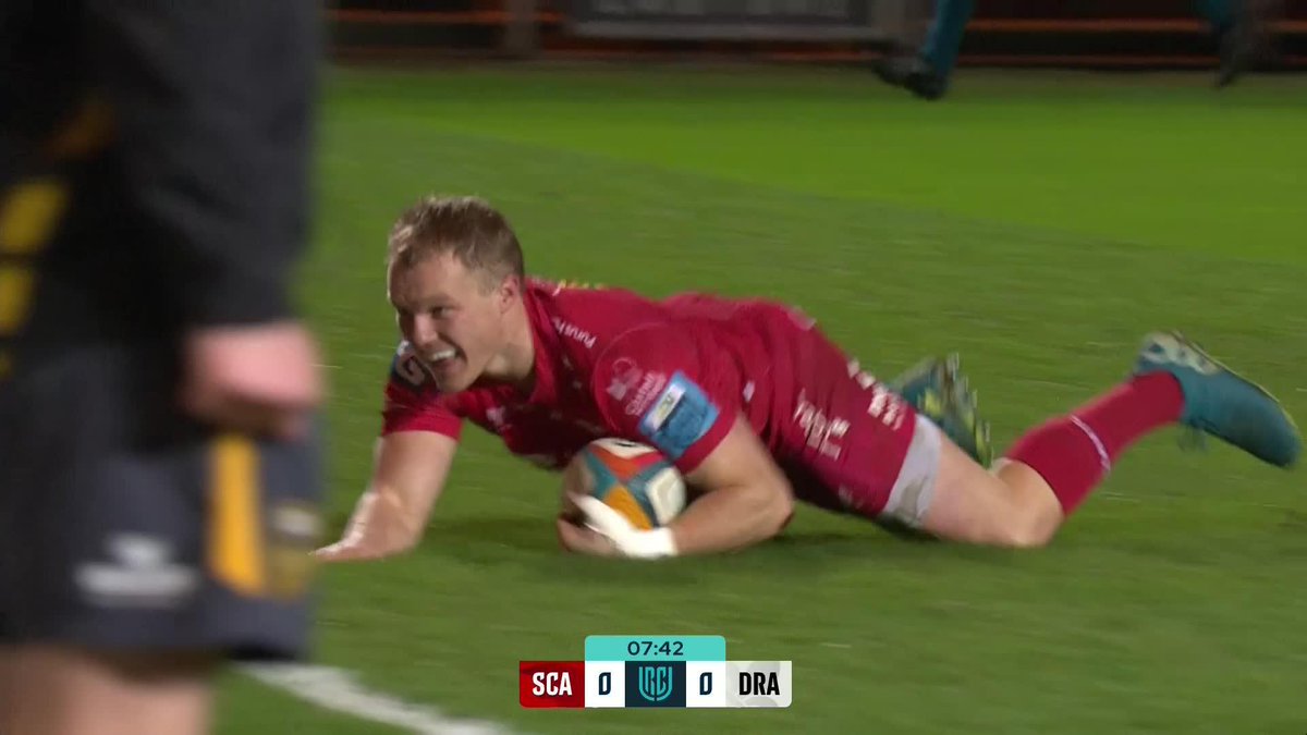 "It's quite brilliant!" 🎙️ What a try by Scarlets Rugby to open the scoring in this Welsh derby against Dragons 😱