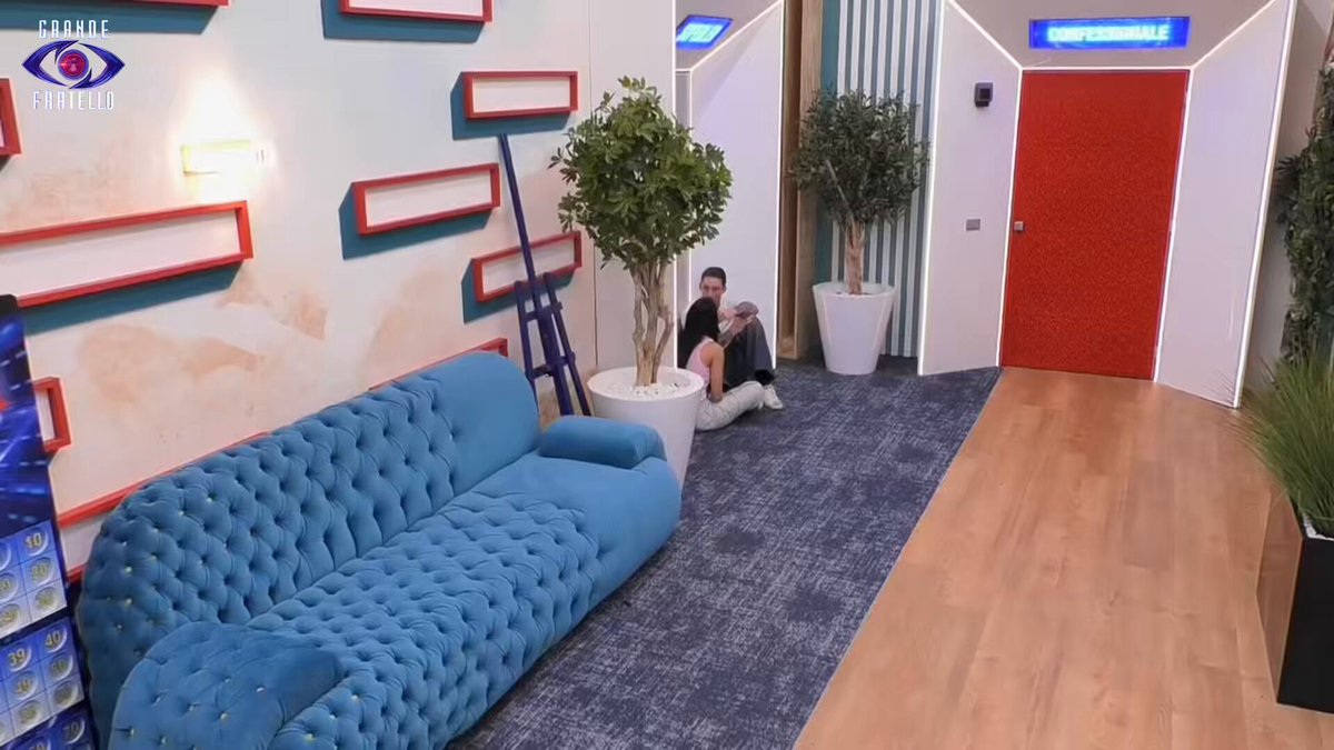 Dopo alcune piccole incomprensioni Mariavittoria e Tommaso cercano un confronto: “Devo soltanto capirti un po’ di più” #GrandeFratello