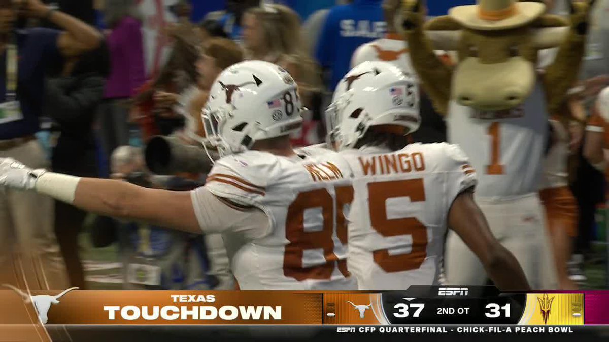 TEXAS SCORES ON THE FIRST PLAY OF 2ND OT AND GOT THE TWO-POINT CONVERSION 🍿