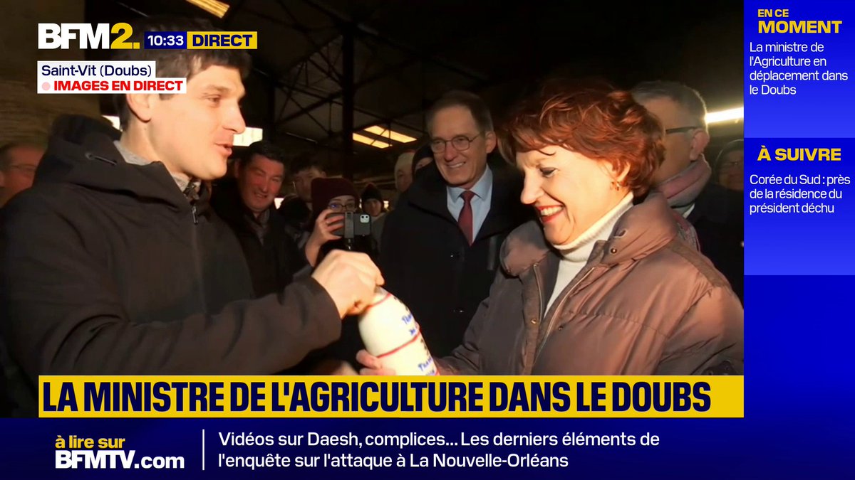 Dans le Doubs, un agriculteur offre un litre de lait à Annie Genevard, ministre de l'Agriculture, sur lequel sont inscrites et réparties les rémunérations