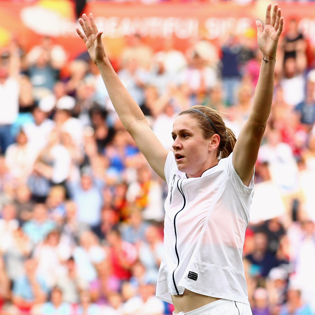 Unbelievable! 🤩🚀 #HBD Heather O'Reilly | #FIFAWWC