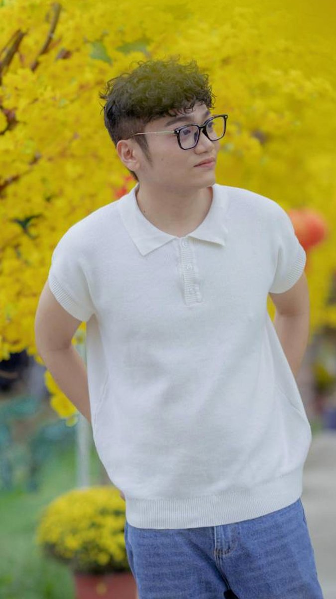 Lê Quốc Anh (1991), hoạ sỹ đồ hoạ của một công ty in ấn ở thành phố Mỹ Tho, tỉnh Tiền Giang, bị tạm giữ từ 8/3 đến 23/3/2023 và được cha bảo lãnh về nhà sau khi có sự can thiệp của luật sư, nhưng bị truy nã toàn quốc sau khi ông rời nhà đi lánh nạn.