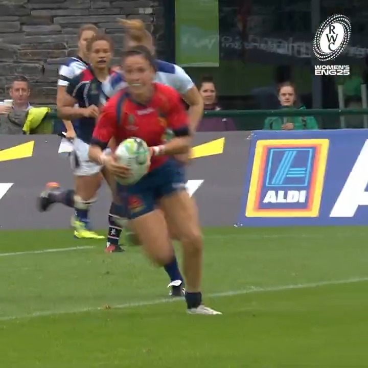 A Marina Bravo and Amaia Erbina inside pass try 🙌 Who else is excited to see España Rugby back at the Women's Rugby World Cup this year? 🙋 #RWC2025