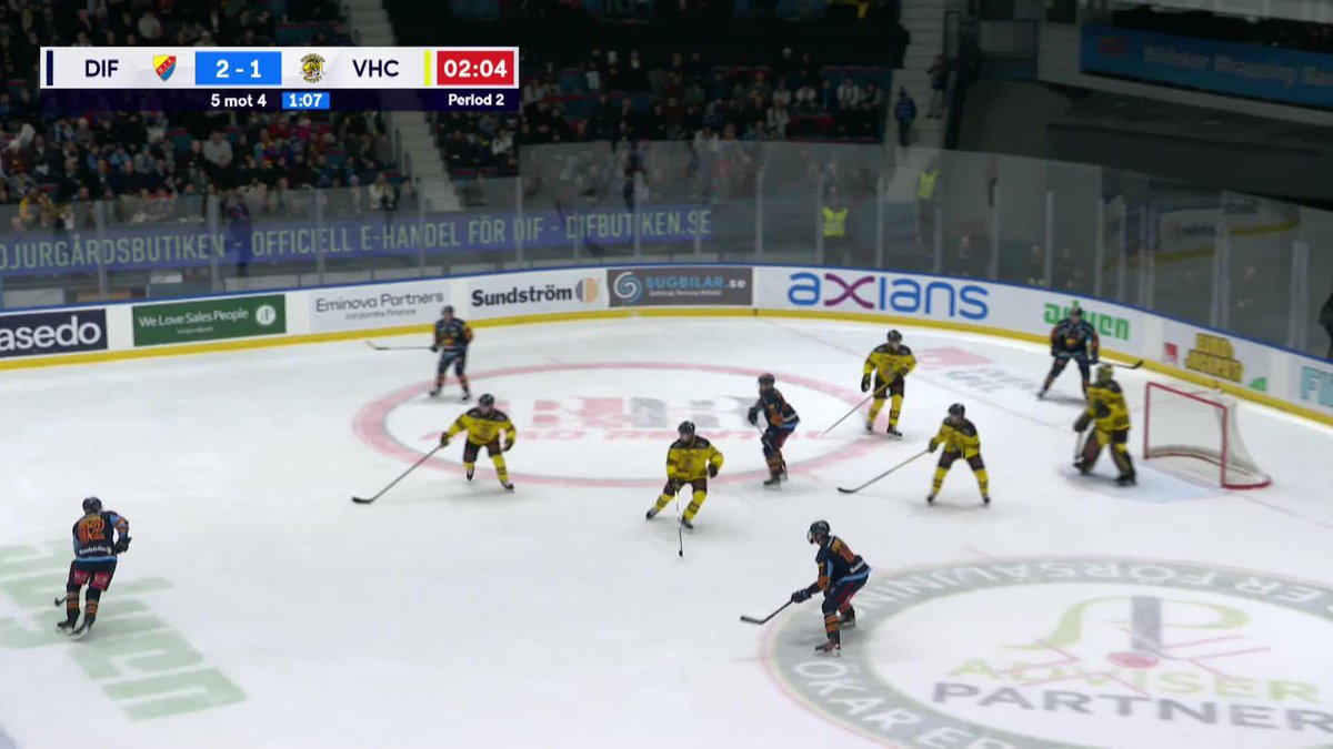 Supertalangen Anton Frondell bjuder på en nyårsraket! 🚀 Matchen pågår – streama på TV4 Play 📺
