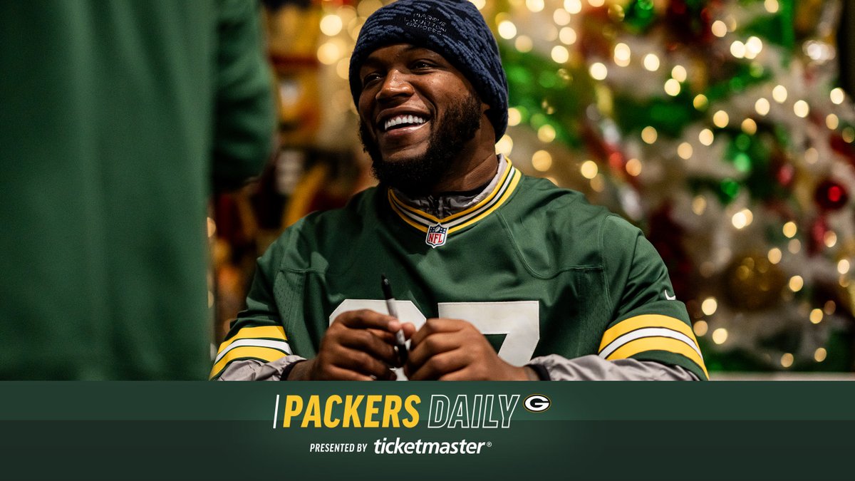 “I think it’s always important to just give back.” RT to vote for Kenny Clark in the Walter Payton NFL Man of the Year Charity Challenge! #WPMOYChallenge + Kenny Clark
