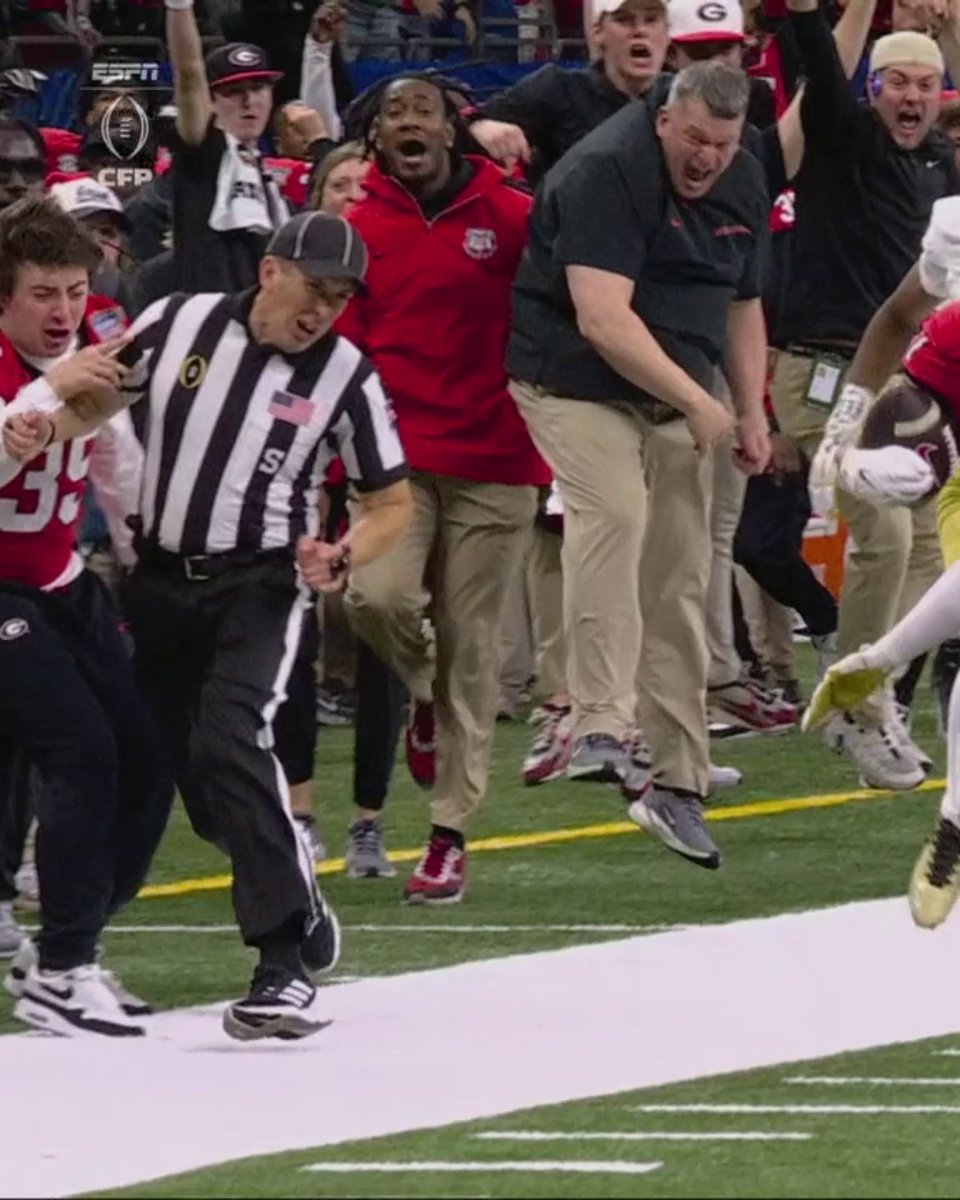 Georgia was given a sideline interference penalty after the official collided with No. 39 Parker Jones during this play.