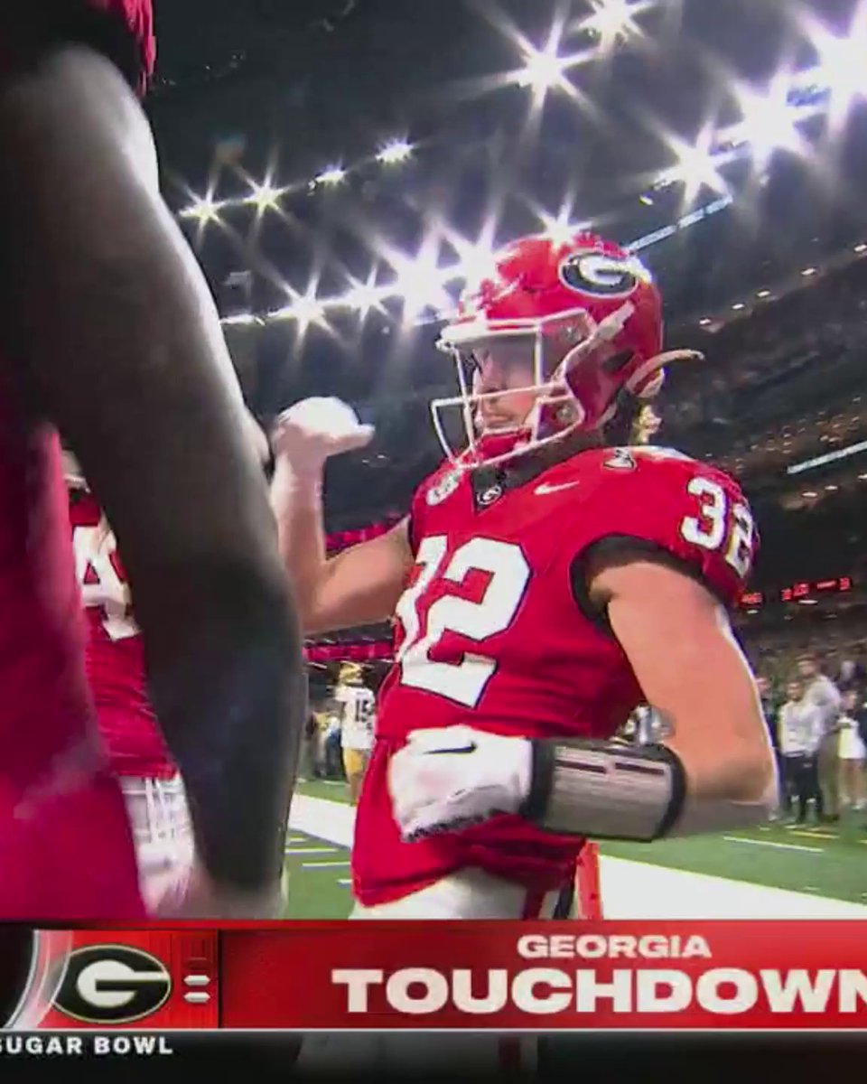 Gunner Stockton finds Cash Jones for six and Georgia's back in it!