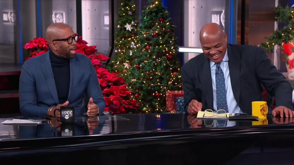 "What was the most hamburgers you've ever eaten in one sitting" ๐ Shaq wasn't playing about his records ๐