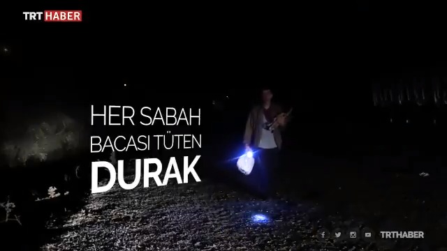 Kastamonu'nun Sada köyünde yaşayan Halil Demir her sabah erkenden kalkıp, okula giden çocuklar üşümesin diye öğrencilerin servis beklediği durağı sobayla ısıtıyormuş. En çok sana günaydın
