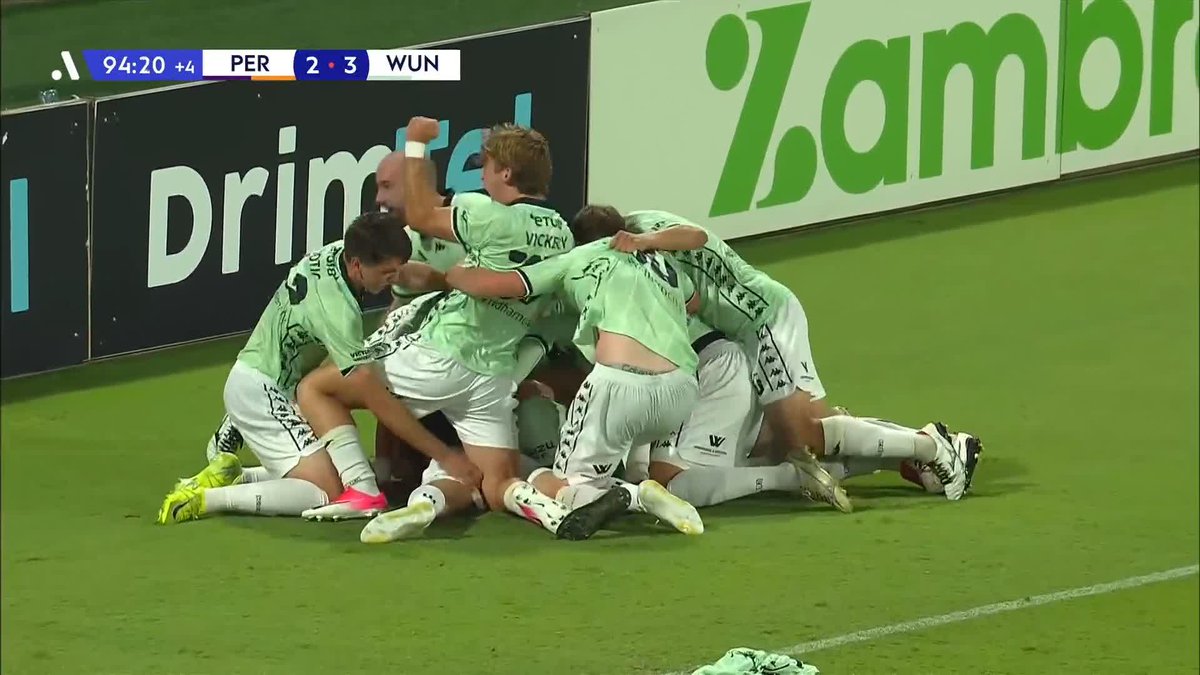 AN ABSOLUTE STUNNER IN STOPPAGE TIME! 😱 Jordan Lauton take a bow! Western United FC steal the 3 points with an unbelievable bicycle kick at the death to walk off winners out west Watch all the highlights from #PERvWUN on Paramount+ 📺