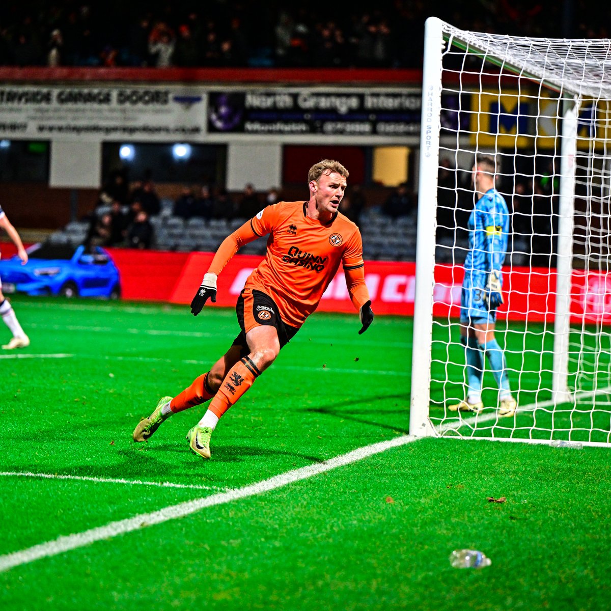 Finding a solution together, time and time again 🫂 🍊 Sam Dalby applies the finishing touch to a sensational team move as the Terrors strike late once more - his tenth of the William Hill Premiership campaign