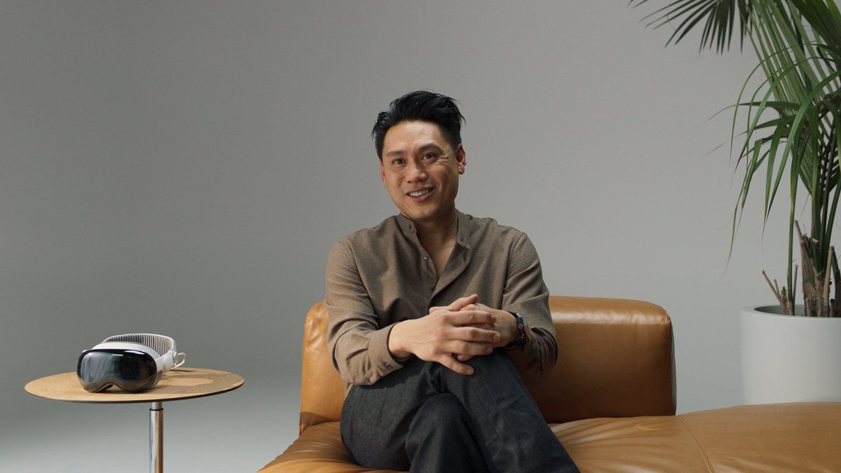 Wicked director Jon M. Chu used Apple Vision Pro’s infinite canvas to bring the land of Oz to life! Discover the magic behind the movie, and watch Wicked now on the Apple TV app.