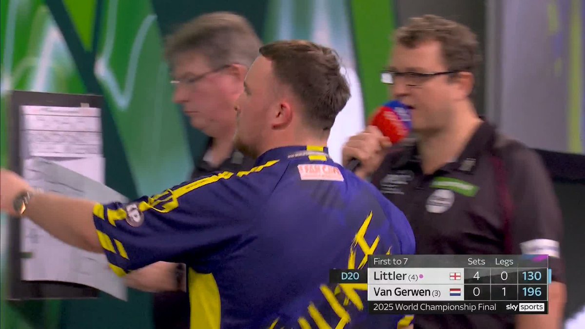 The FIRST ton-plus finish of the match 👀 A 130 checkout from Luke Littler 🔥