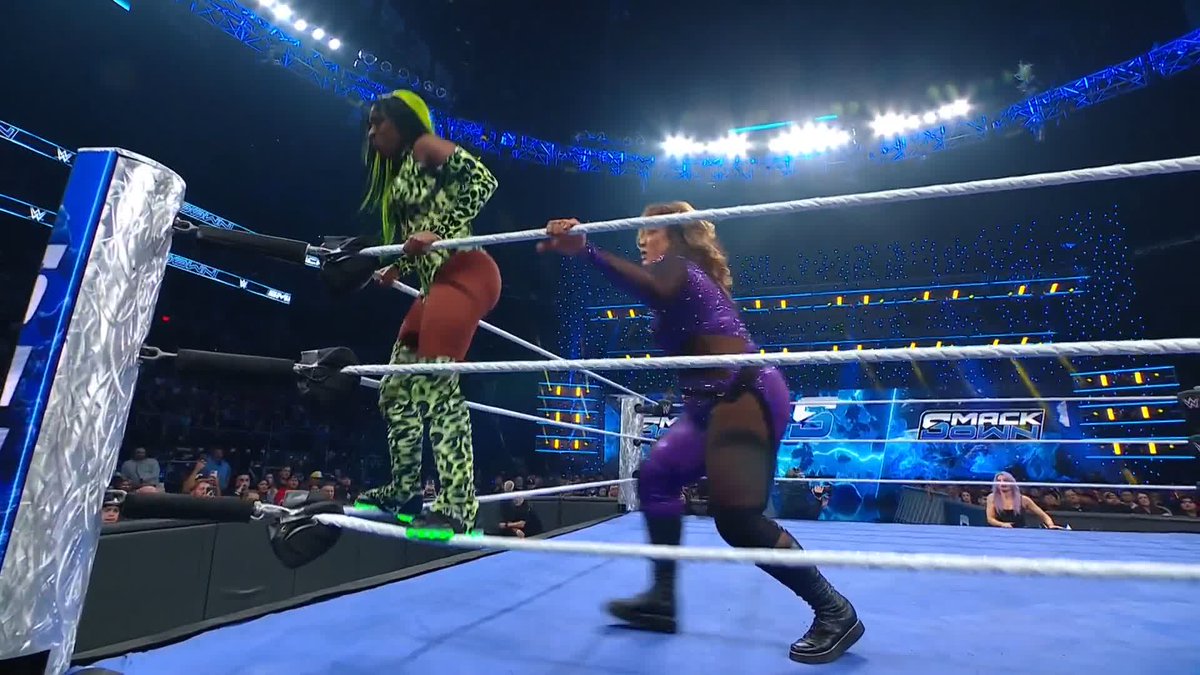 Naomi is doing whatever it takes 👊 #SmackDown