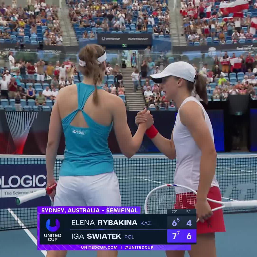 The CLINCHER 🇵🇱 Iga Świątek sends Poland to the #UnitedCup final with a 7-6 6-4 win over Rybakina!
