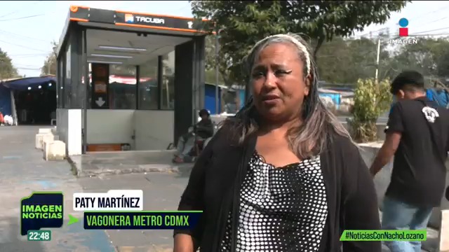 “De ahí mi hijo menor sacó su carrera, es ingeniero”, esta es la historia de Paty, una de las vagoneras del #MetroCDMX. A pesar del cansancio, el hambre y los operativos de la policía en el #STC, trabaja 12 horas los 365 días del año para sacar a su familia adelante: