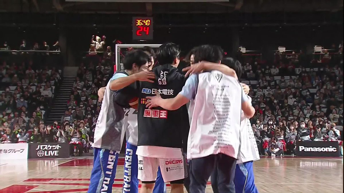 体操男子日本代表 #萱和磨 選手のシュートは・・・ 萱 和磨 kazuma kaya 谷川 航/Wataru Tanigawa 杉野 正尭/TakaakiSugino 慎之助 橋本 大輝 / Daiki Hashimoto Yuki Togashi 富樫勇樹 千葉ジェッツふなばし 🛫PAINT IT JETS✨ 📺BSJapanext(全国)で生中継 📡バスケットLIVEで生配信中 #Bリーグ #りそなグループ