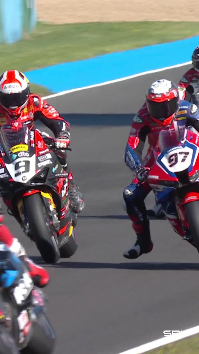 Battles were everywhere at Magny-Cours! ⚔️ Can you remember which position @petrux9 and @xavivierge were battling for? 👀 #2024SeasonReview #FrenchWorldSBK 🇫🇷