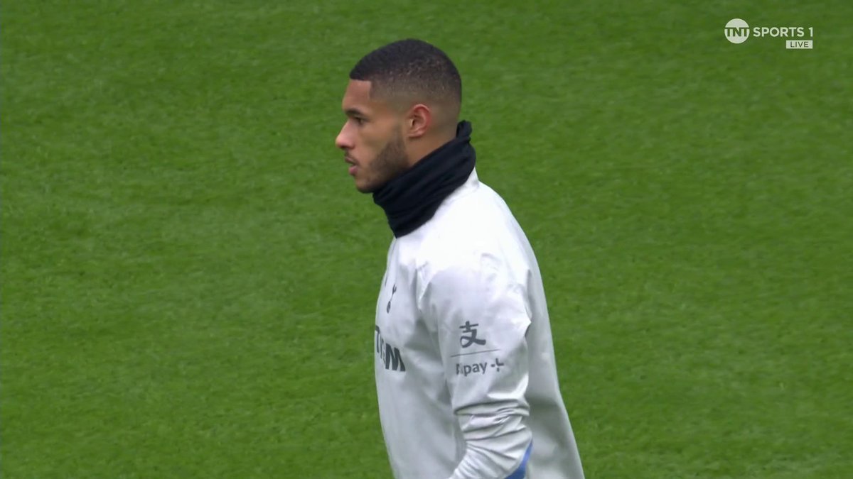 Joe Hart takes a look at Brandon Austin as he makes his debut and first ever start for Tottenham 🤩 📺 TNT Sports &amp; discovery+ UK